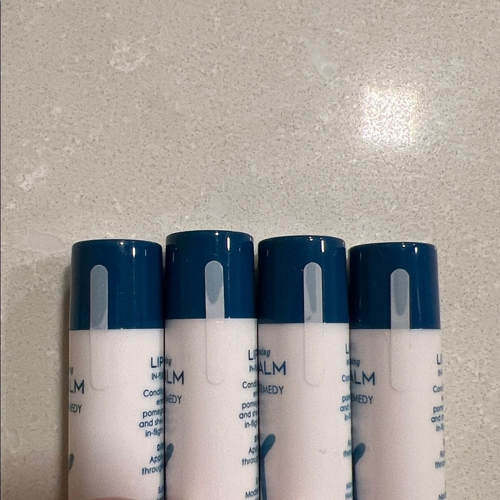 Sunday Riley In-Flight Remedy Lip Balm NWT - Picture 2 of 2